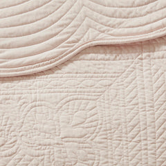 3 Piece Reversible Scalloped Edge Quilt Set Blush King/Cal King