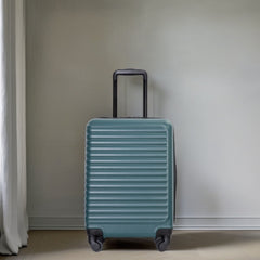 20" Carry On Lightweight Hardside Luggage with Spinner Wheels