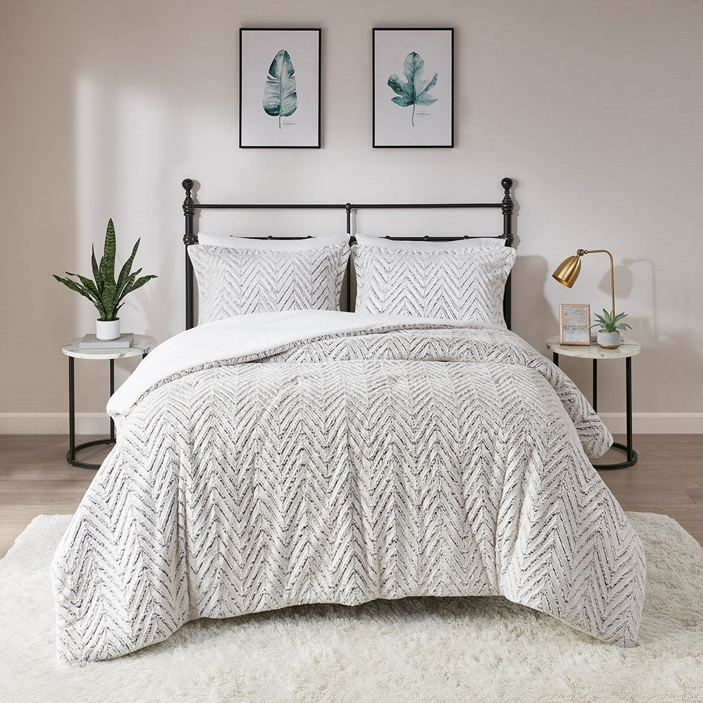 King/Cal King Ultra Plush Down Alternative Comforter Set