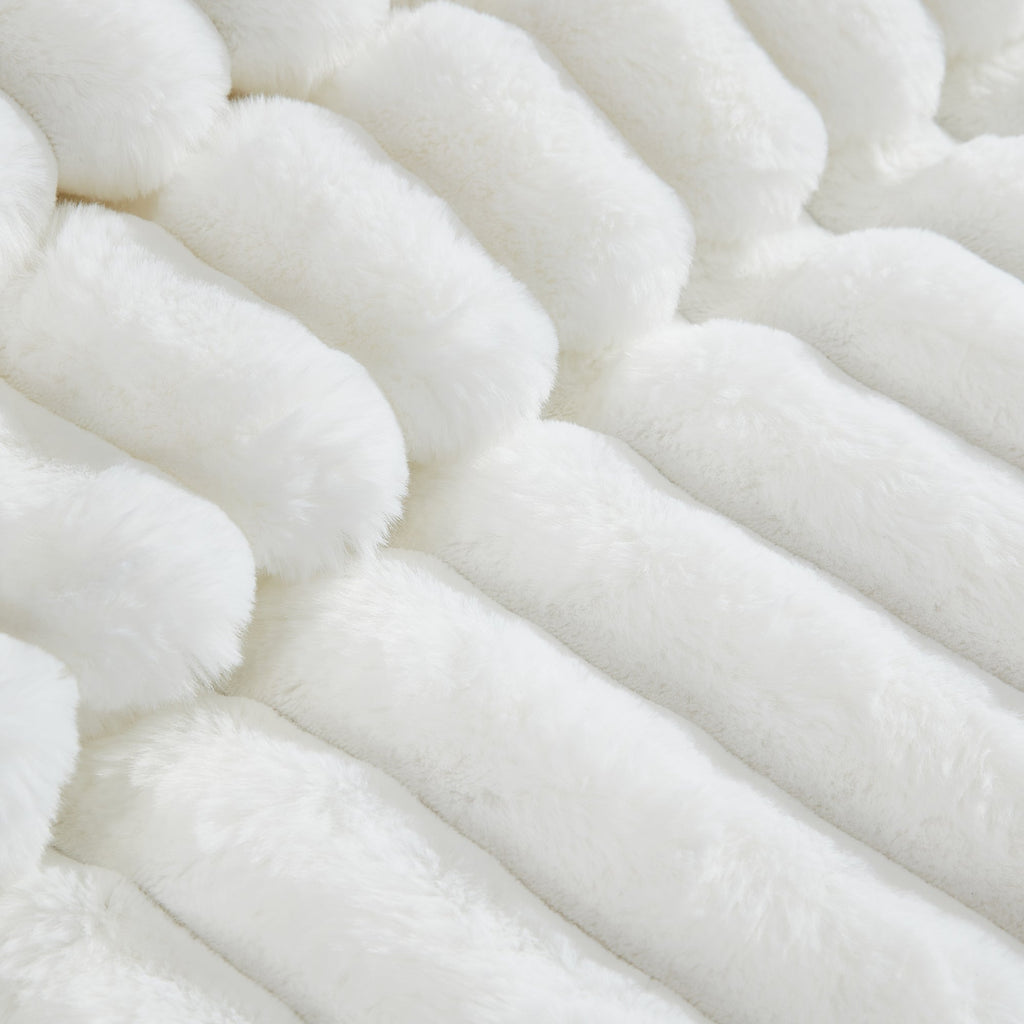 Everett 4-Piece White Micro Mink King Bedding Ensemble