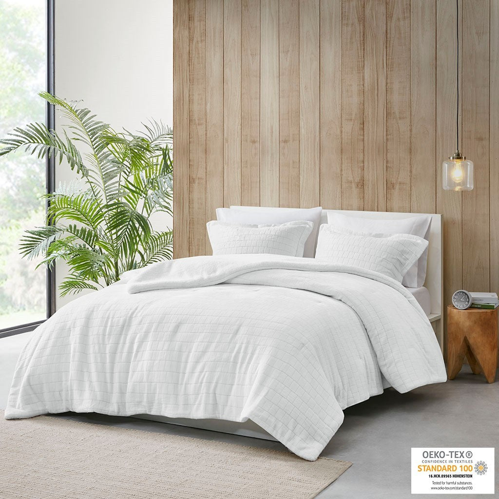 King/Cal King Plush to Sherpa Comforter Set